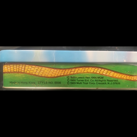 Vintage.  Wizard of Oz Tin with cardboard slip cover used - Picture 5 of 6